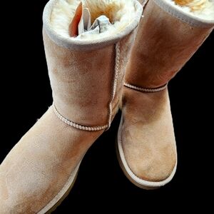 Ugg Classic Short II